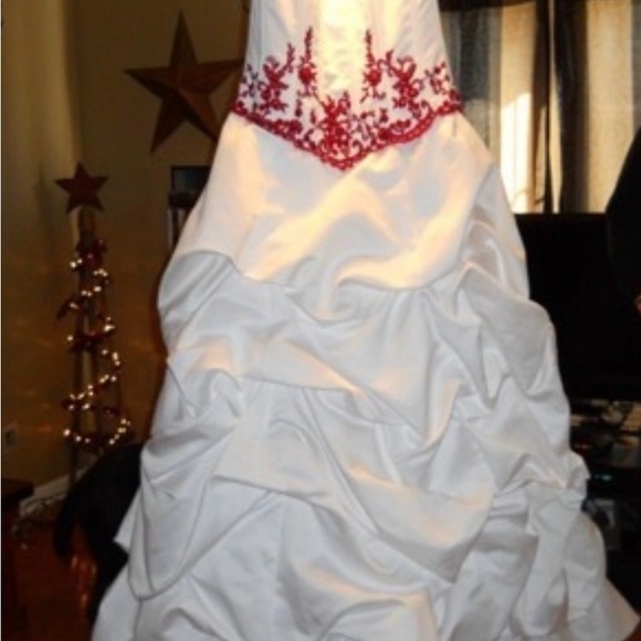 Size 20 NWT wedding dress - Picture 4 of 5
